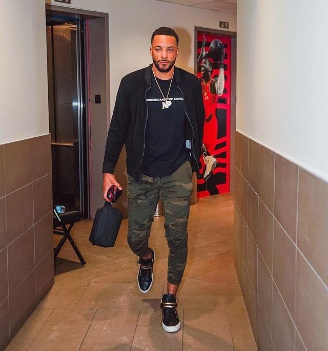 格里马尔多：上半场我们不得不追着本菲卡跑，还好最终赢了（格里马尔多：上半场一直被本菲卡牵着走，所幸最终取胜）