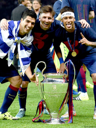 胡梅尔斯：在红牌出现前，拜仁彻底压制了巴黎圣日耳曼（胡梅尔斯：红牌前，拜仁对巴黎圣日耳曼占据绝对上风）