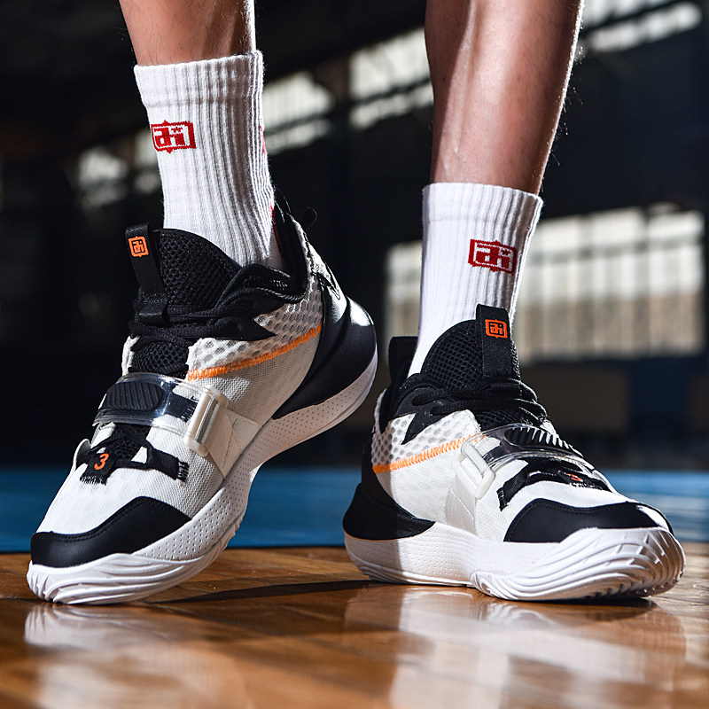 获赛事最佳：法国U16队长对签约阿森纳／巴萨持开放态度（荣膺赛事最佳，法国U16队长称愿考虑加盟阿森纳或巴萨）