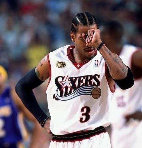 记者：库尔图瓦因肠胃炎退出训练，预计无法出战奥林匹亚科斯（库尔图瓦肠胃炎缺席训练，预计无缘对阵奥林匹亚科斯）