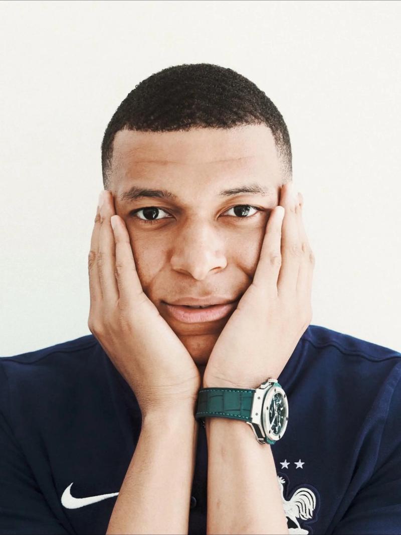 纽卡小将朴昇洙：明天和热刺的友谊赛想和孙兴慜交换球衣（纽卡新星朴昇洙：盼在明日对热刺的热身赛后与孙兴慜互换球衣）