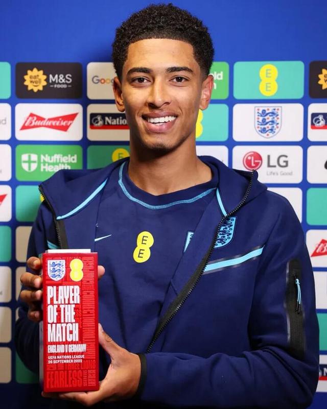 足球巴西名宿点评国足：需要更多年轻力量（巴西足坛名宿评国足：应注入更多年轻血液）